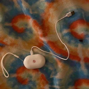 Wireless beat head phones